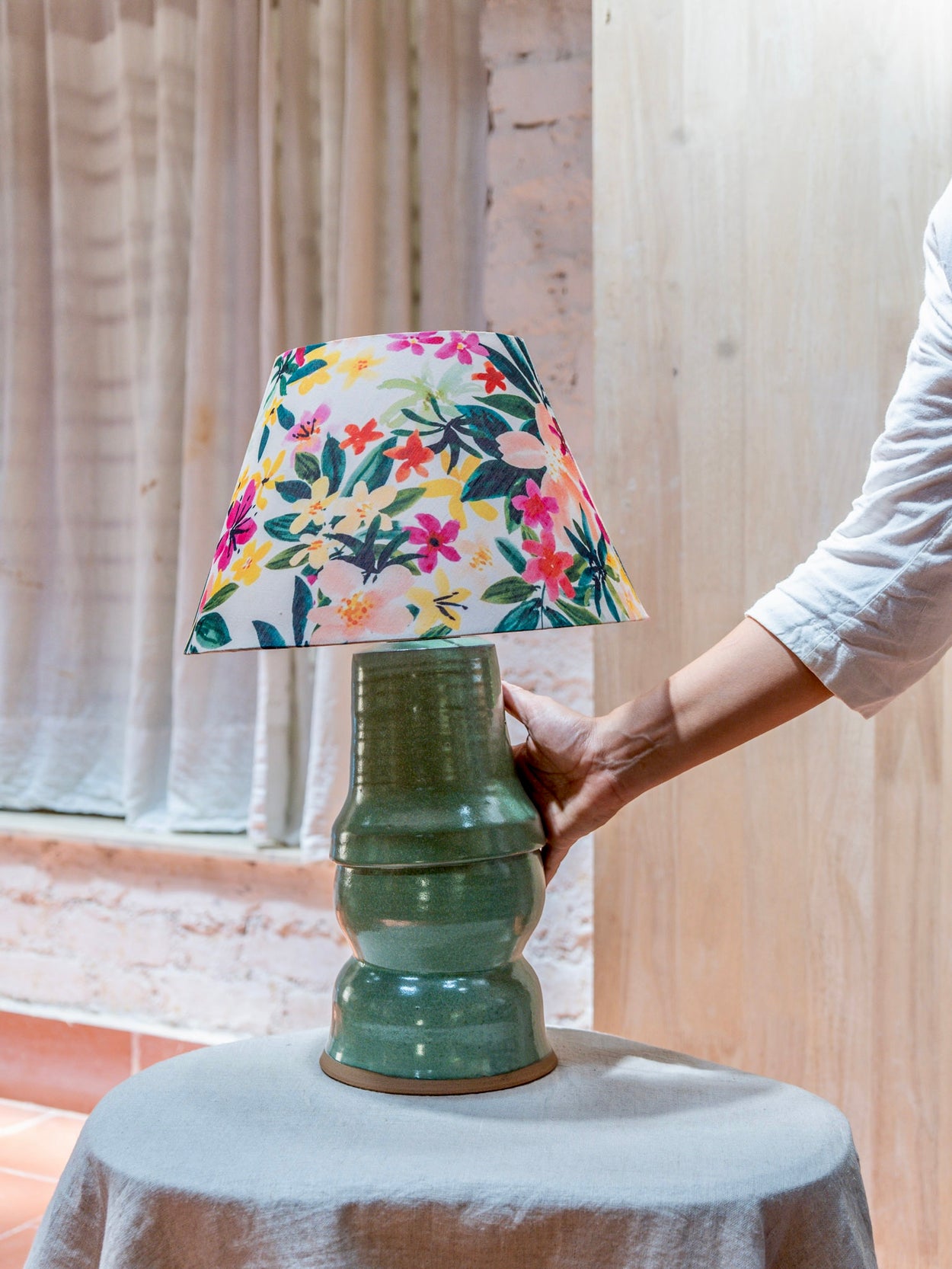 Parakeet Table Lamp