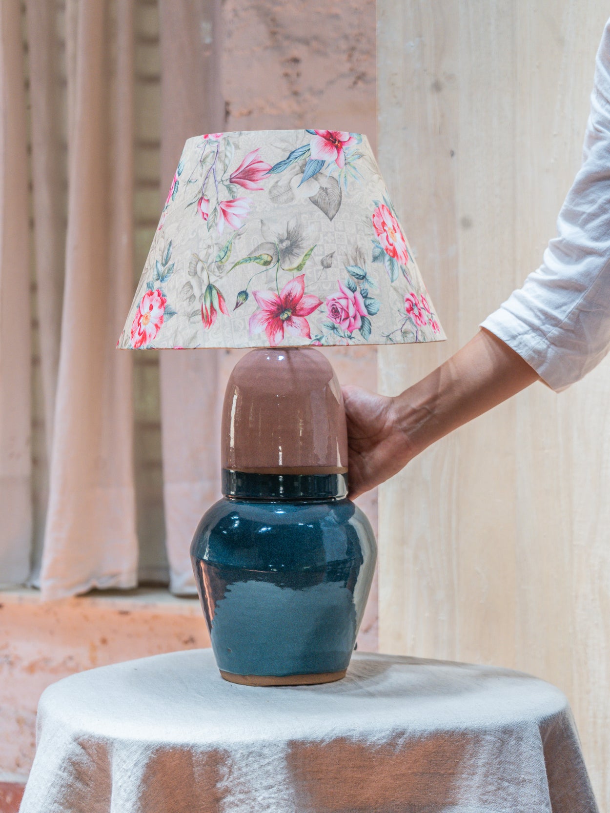 Hill Rosefinch Table Lamp