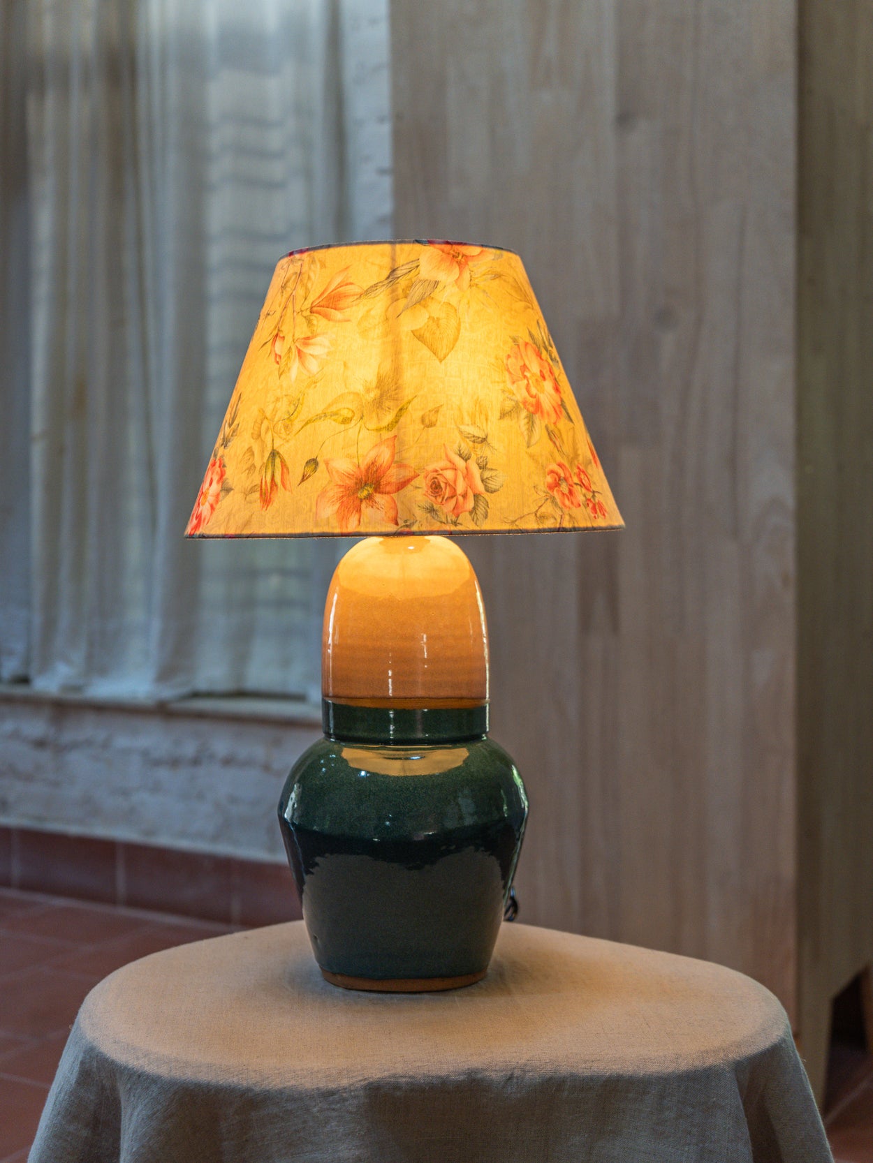 Hill Rosefinch Table Lamp